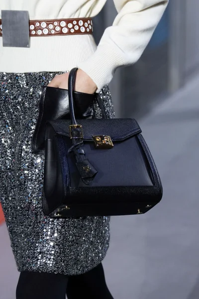 Look 27